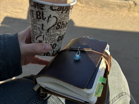 Бумажный блокнот с электронным календарем